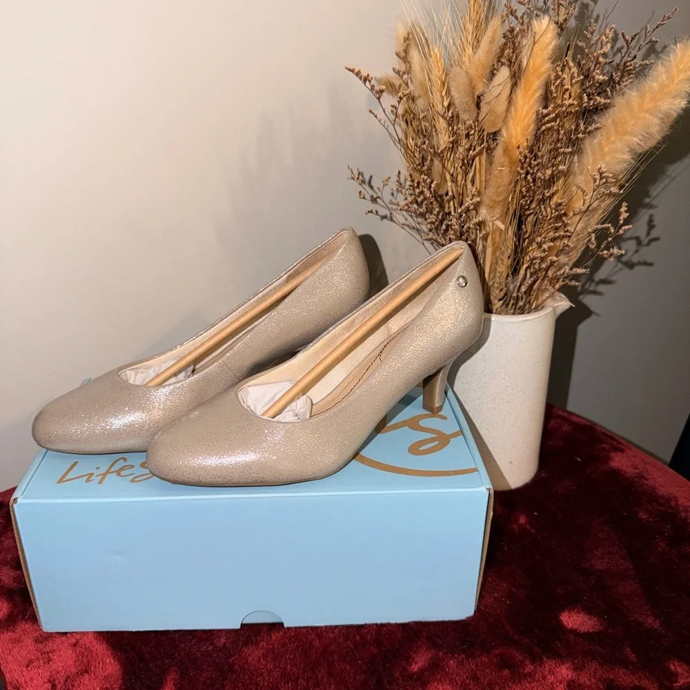 Life Stride NIB Women's Glittering Champagne Heels